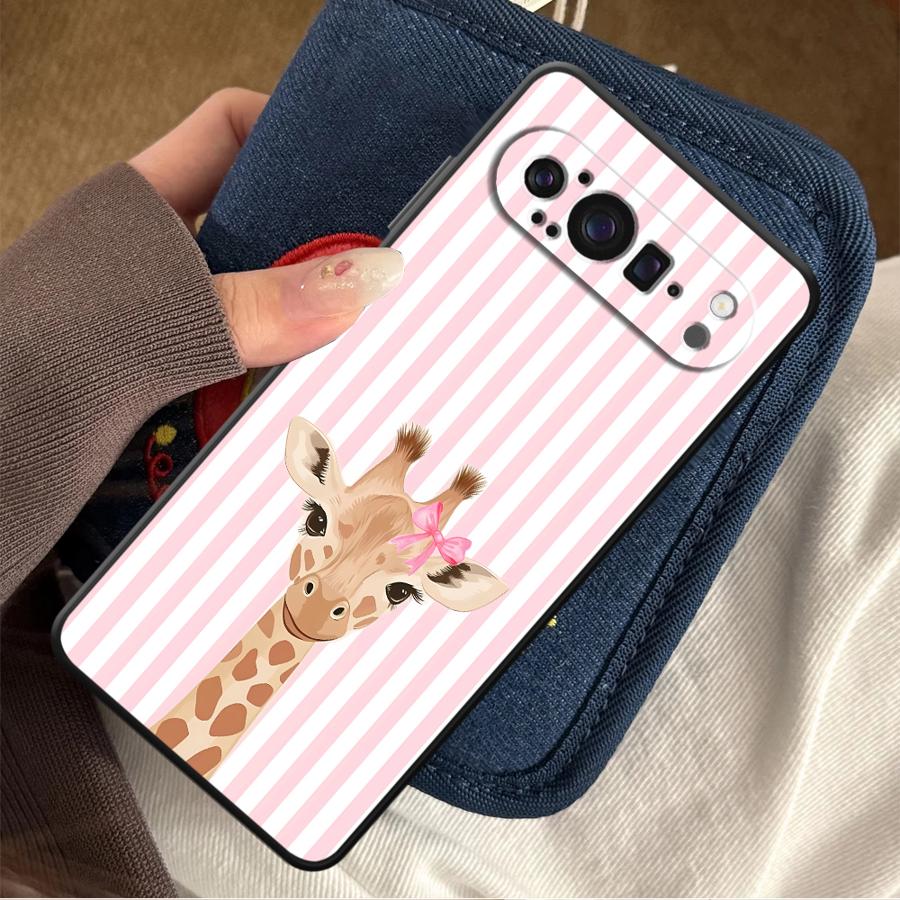 غطاء هاتف كرتوني على شكل زرافة - مراجعة Google Pixel 9 Pro وسعره